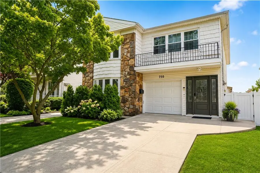 750 Klondike Avenue, Staten Island, NY 10314 - #2