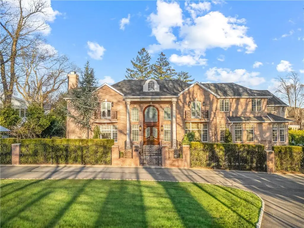 120 College Place, Staten Island, NY 10304 - #1
