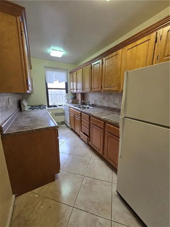 1075 Ocean Parkway #3A, Brooklyn, NY 11230 - #2