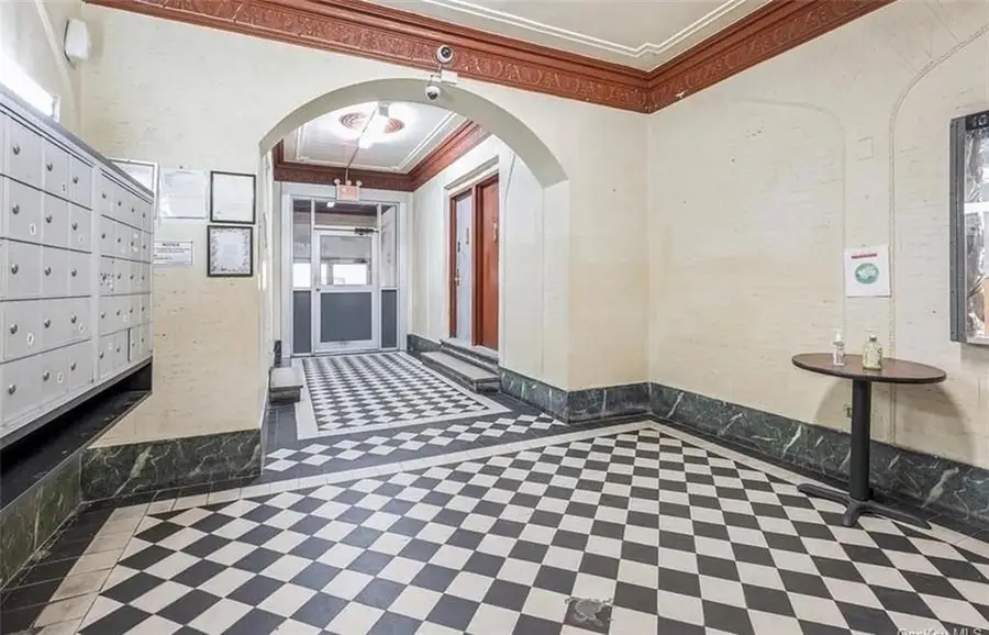 1015 Summit Avenue #4A, Bronx, NY 10452 - #2