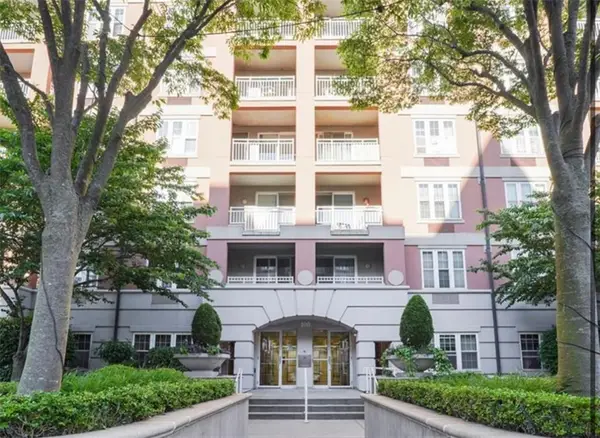 100 Oceana Drive West #4J, Brooklyn, NY 11235