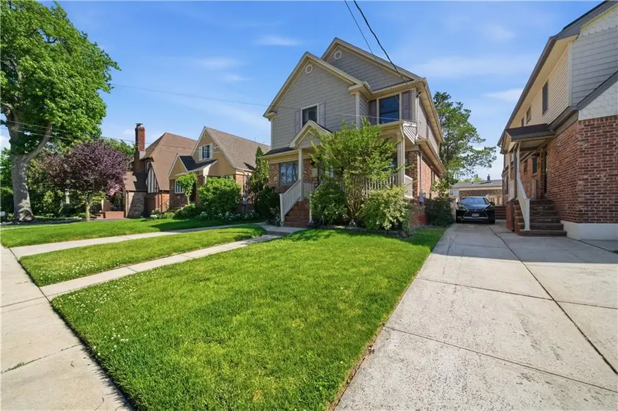64 Coventry Gdns, Lynbrook, NY 11563 - #2