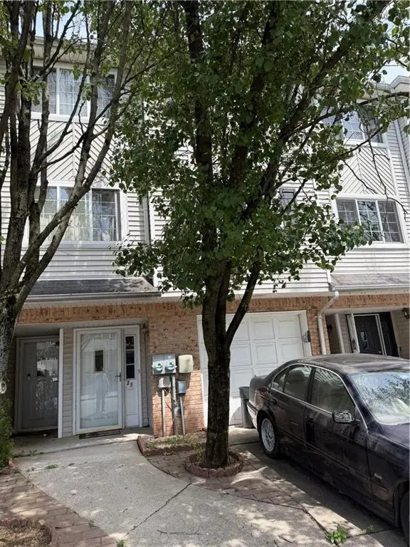 28 White Oak Lane, Staten  Island, NY 10309