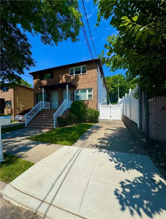 28 South Railroad Avenue, Staten Island, NY 10305 - #2