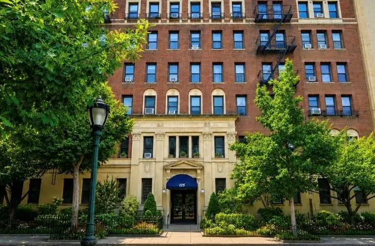 125 Eastern Parkway #1C, Brooklyn, NY 11238 - #1