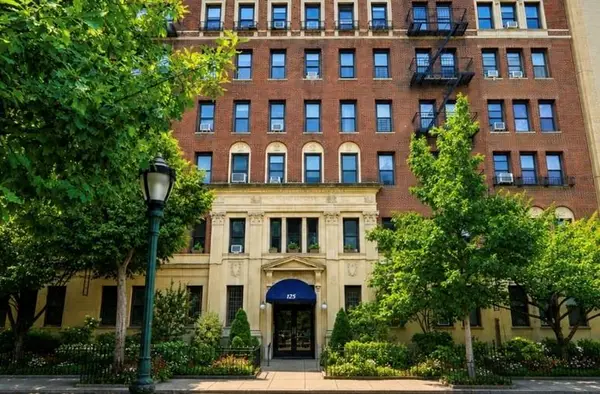 125 Eastern Parkway #1C, Brooklyn, NY 11238