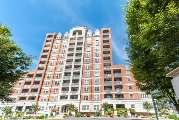 60 Oceana Drive West #1A, Brooklyn, NY 11235