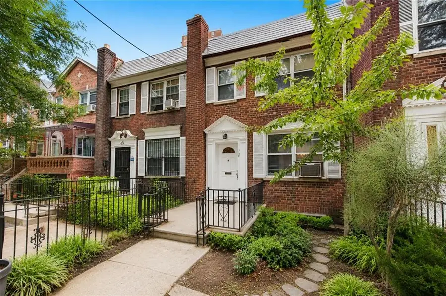 138 Van Cortlandt Park S, Bronx, NY 10463 - #3