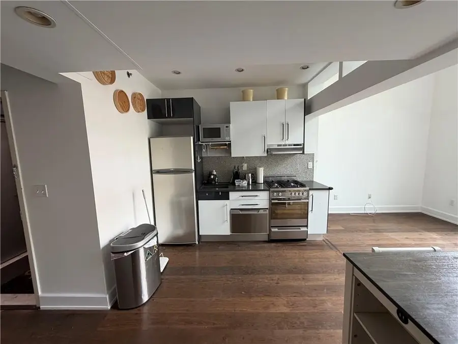 390 Lorimer Street #2G, Brooklyn, NY 11206 - #3