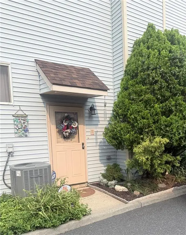 15 Phyllis Court, Staten Island, NY 10309 - #2