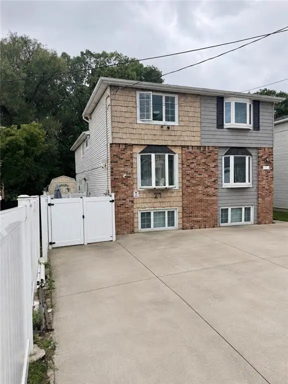 27 Clove Way, Staten  Island, NY 10301