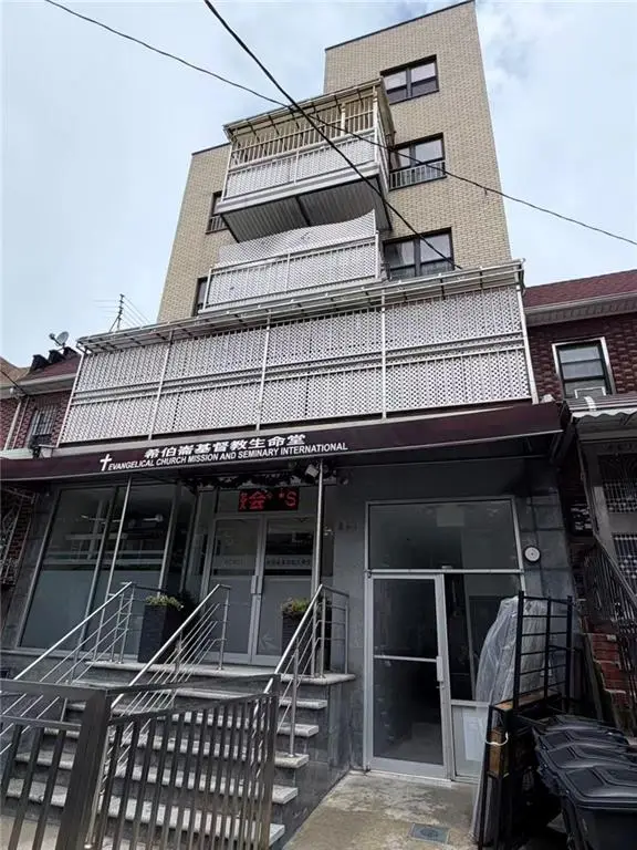 861 51st Street #5A, Brooklyn, NY 11220