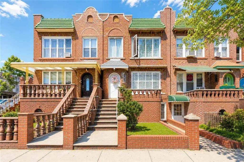 251 Avenue P, Brooklyn, NY 11204 - #1