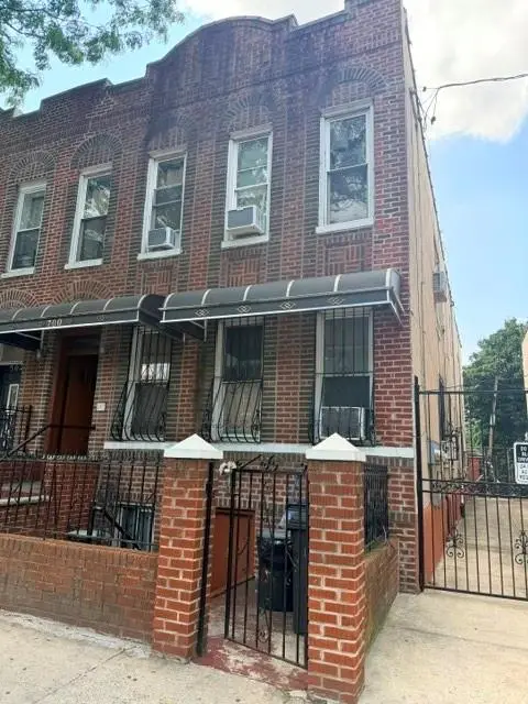 700 Pennsylvania Avenue, Brooklyn, NY 11207