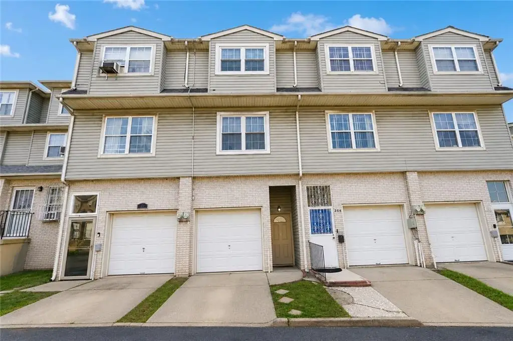 256 Skyline Drive, Staten Island, NY 10304 - #1