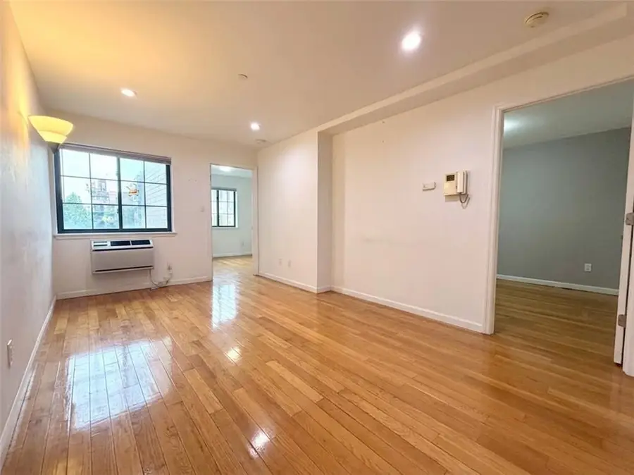 144-85 Roosevelt Avenue #3E, Flushing, NY 11354 - #2