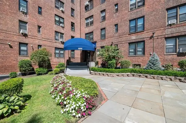 9255 Shore Road #3C, Brooklyn, NY 11209