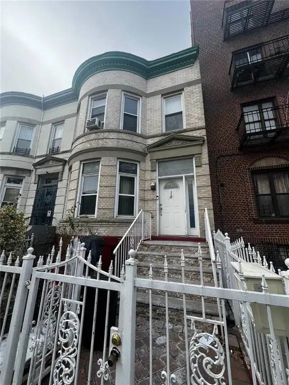338 East 22nd Street, Brooklyn, NY 11226