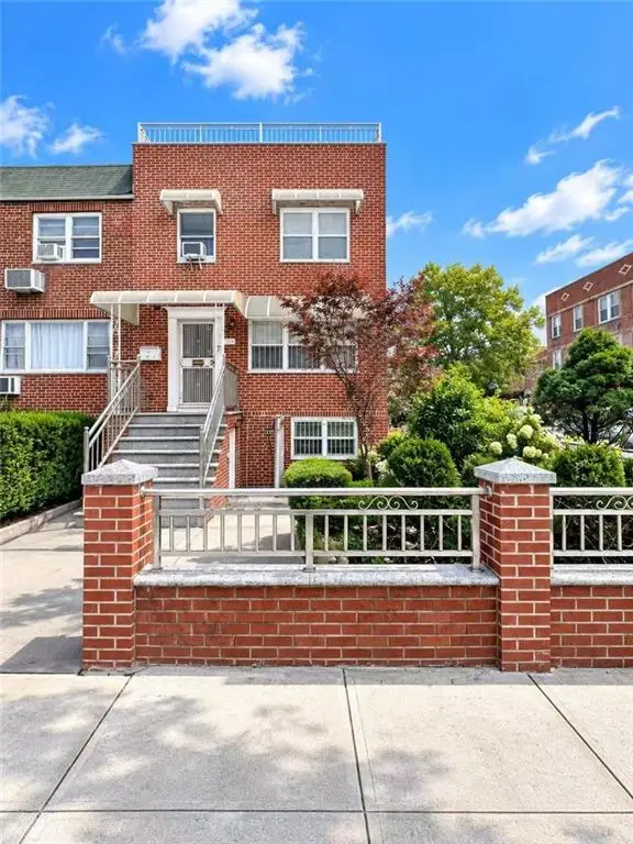 220 Avenue T, Brooklyn, NY 11223 - #2