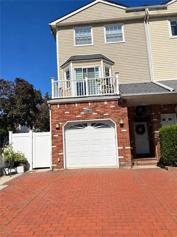 5 Blythe Place, Staten  Island, NY 10306