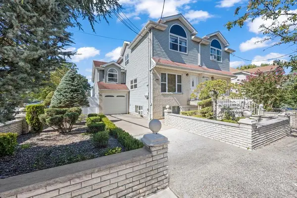 24 Hart Place, Staten  Island, NY 10307