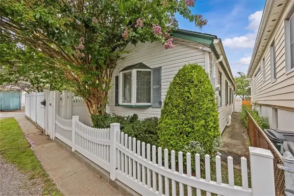 355 D Dormans Court, Queens, NY 11693