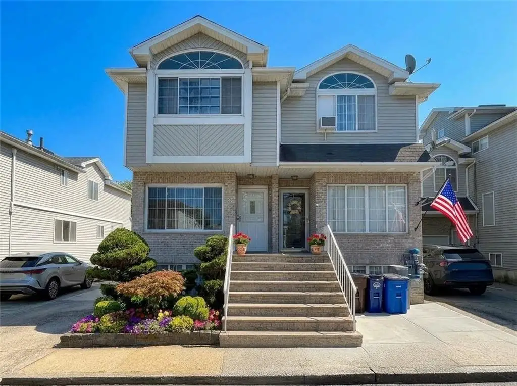 25 Latourette Lane, Staten Island, NY 10314 - #1