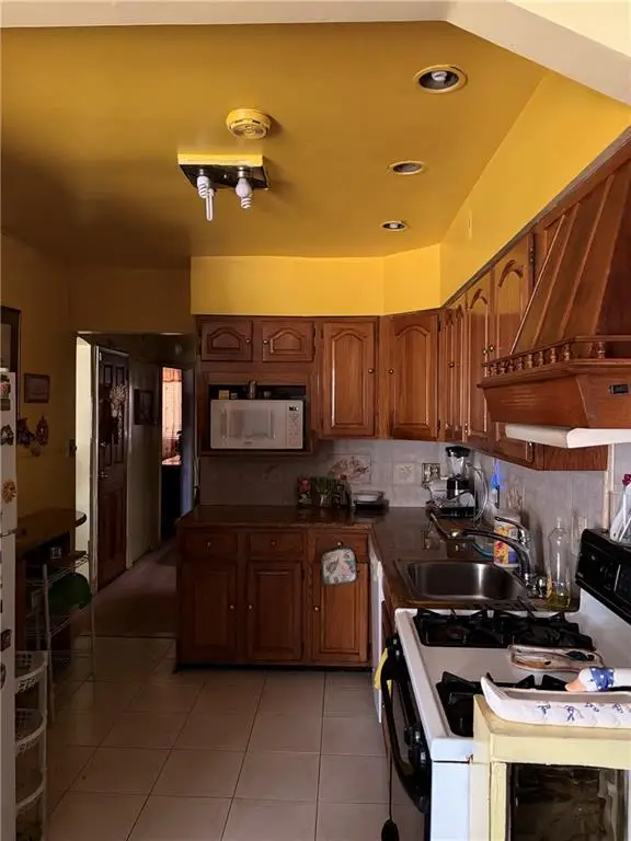 949 East 45th Street, Brooklyn, NY 11203 - #3