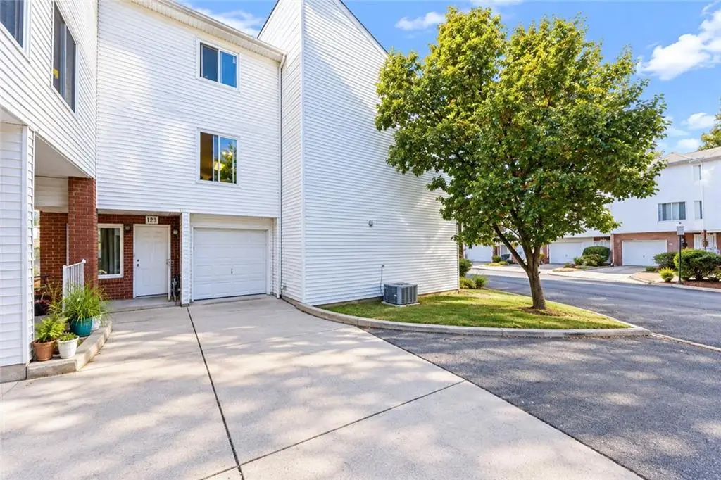 123 Jamie Lane, Staten Island, NY 10312 - #1