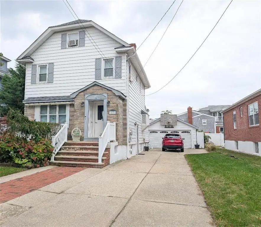 425 Beach 138th Street, Belle Harbor, NY 11694 - #1