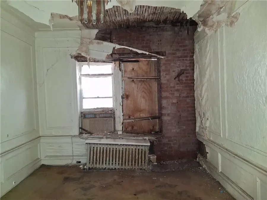 5 Schenck Court, Brooklyn, NY 11207 - #3