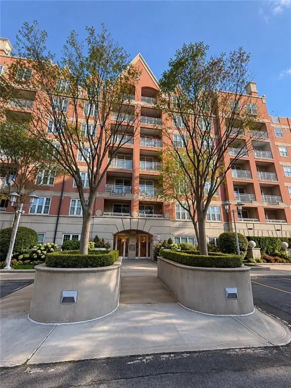 120 Oceana Drive West #5D, Brooklyn, NY 11235 - #1