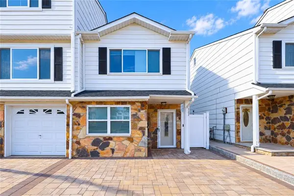 223 Carlyle Green, Staten  Island, NY 10312