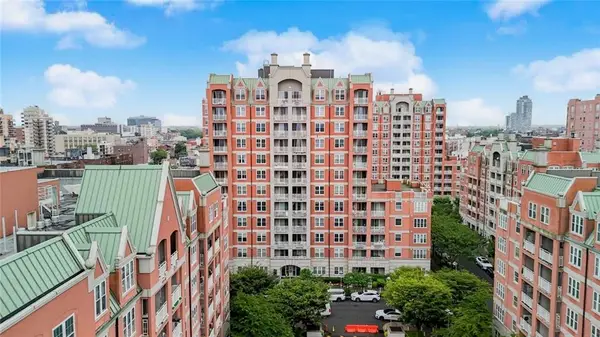 60 Oceana Drive West #4I, Brooklyn, NY 11235