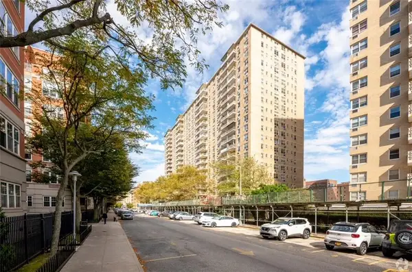 35 Seacoast Terrace #11E, Brooklyn, NY 11235