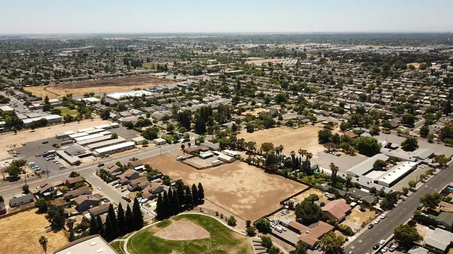 5025 S El Paraiso Avenue, Sacramento, CA 95824 - Image #3