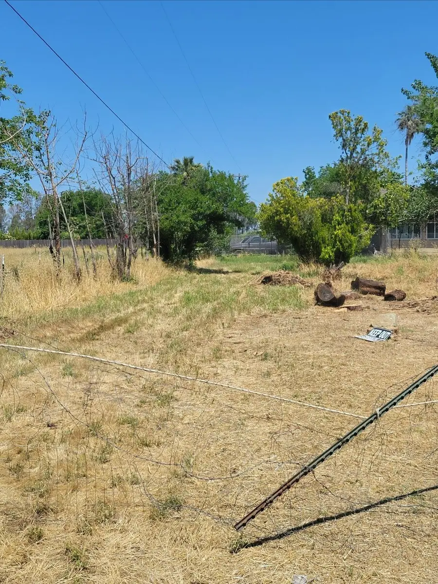 4451 Feather River Boulevard, Olivehurst, CA 95961 - Image #3