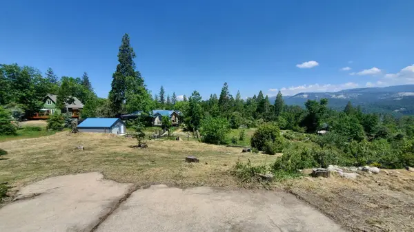 52861 Cedar Drive, Oakhurst, CA 93644