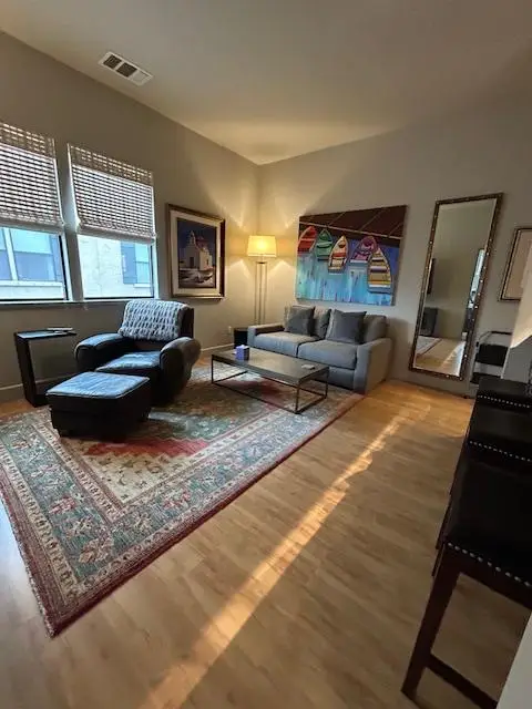 2117 S Street, Sacramento, CA 95816