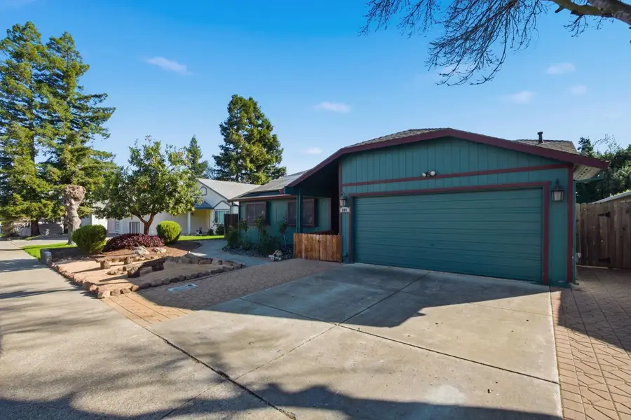 809 Kate Ln, Woodland, CA 95776 - #2