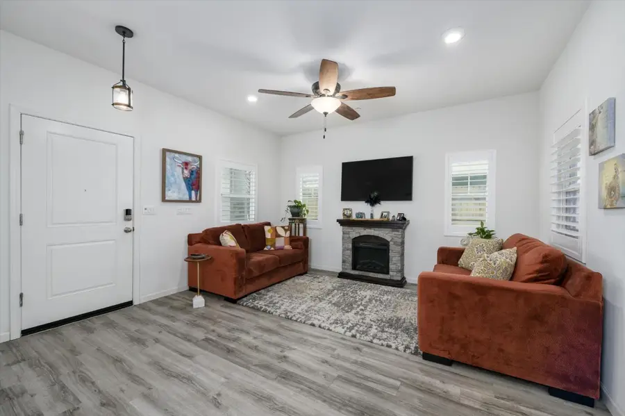 813 Fenley Way, Winters, CA 95694 - #3