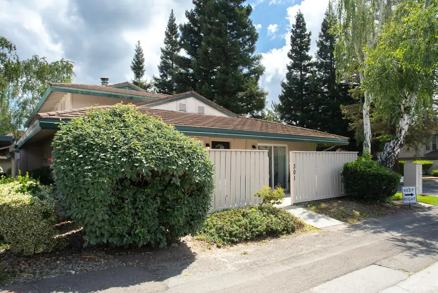 301 Roundtree Court, Sacramento, CA 95831 - #2