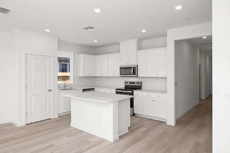 816 Helmsley Lane, Patterson, CA 95363 - #3