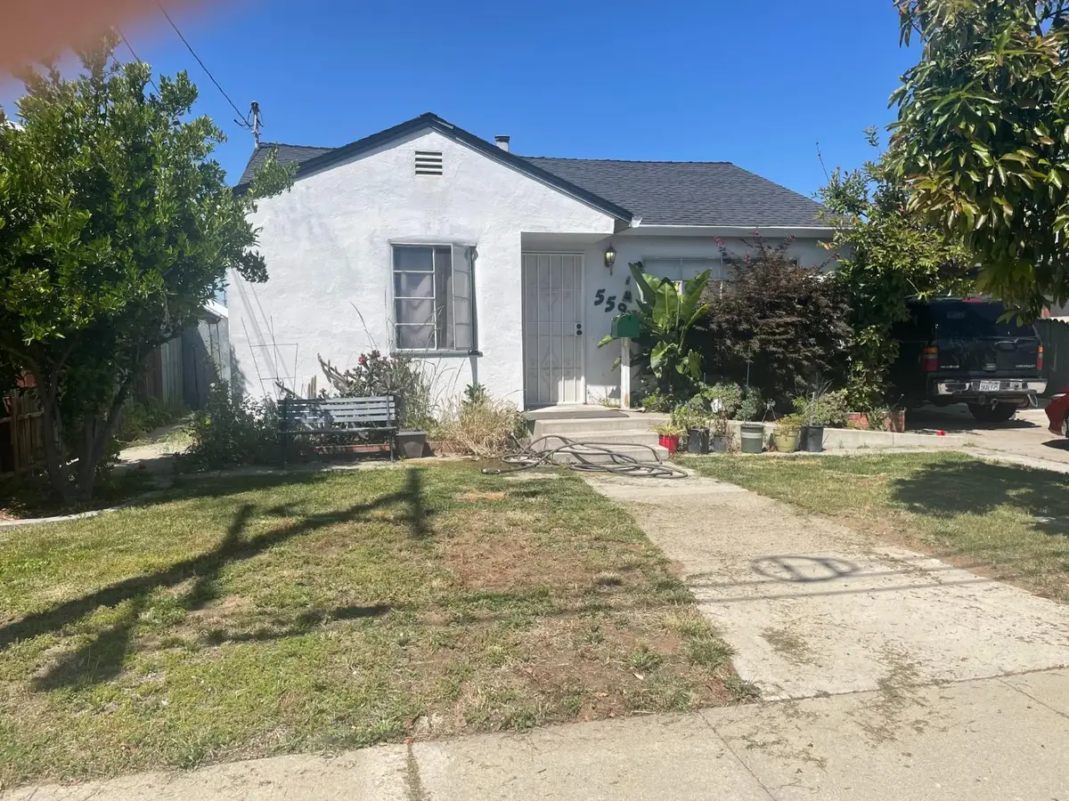 559 S Veach Avenue, Manteca, CA 95337 - #1