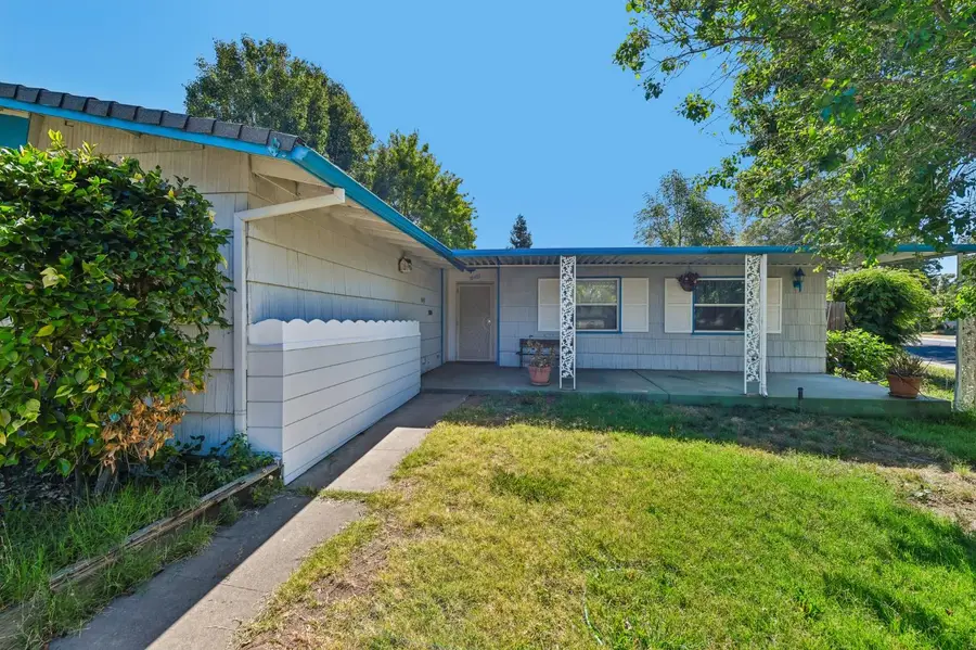 10401 Hollydale Way, Rancho Cordova, CA 95670 - #2