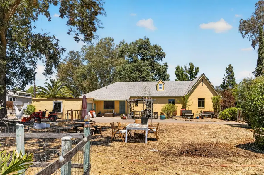 6825 W 2nd Street, Rio Linda, CA 95673 - #3