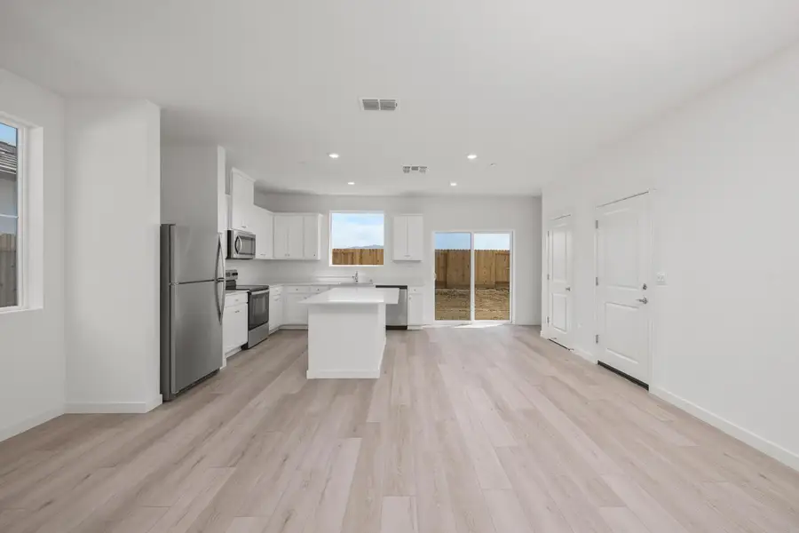 800 Helmsley Lane, Patterson, CA 95363 - #3