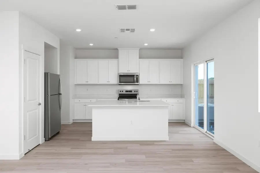 812 Helmsley Lane, Patterson, CA 95363 - #2