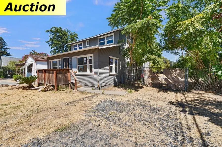2504 Hawthorne Street, Sacramento, CA 95815 - #2