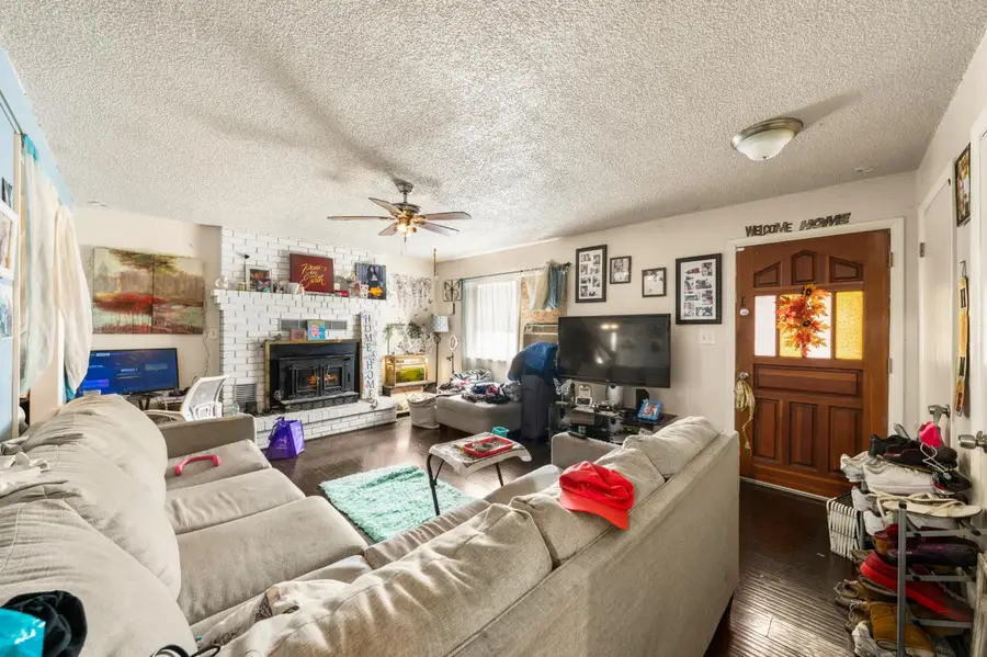 4365 Olivehurst Avenue, Olivehurst, CA 95961 - #2